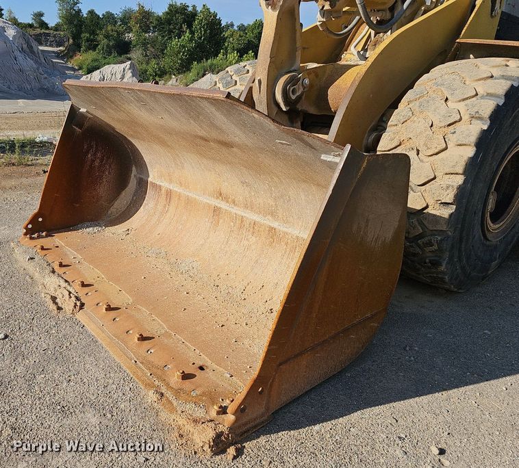 image for item NX9071 2004 Caterpillar 966G wheel loader