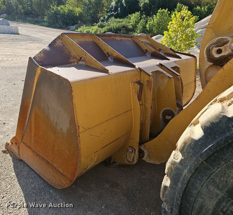 image for item NX9071 2004 Caterpillar 966G wheel loader