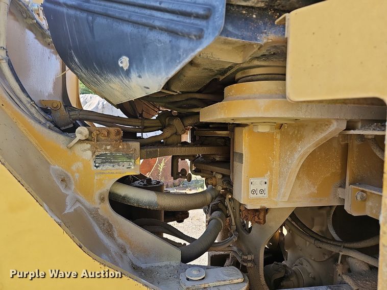 image for item NX9071 2004 Caterpillar 966G wheel loader