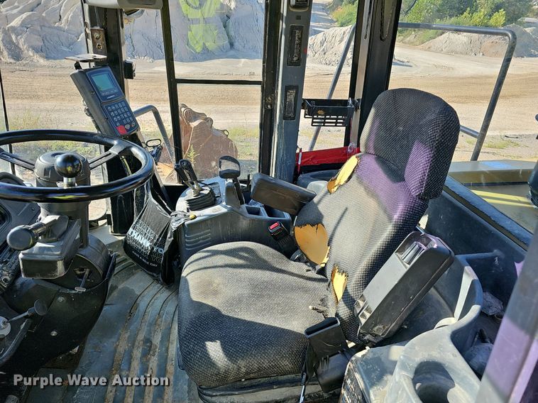 image for item NX9071 2004 Caterpillar 966G wheel loader