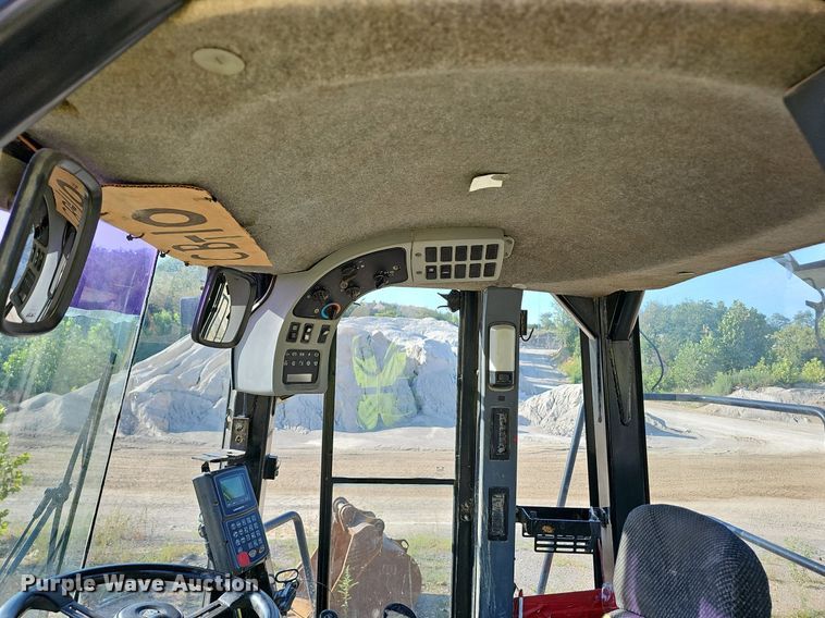 image for item NX9071 2004 Caterpillar 966G wheel loader