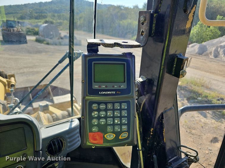 image for item NX9071 2004 Caterpillar 966G wheel loader