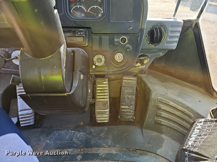 image for item NX9071 2004 Caterpillar 966G wheel loader