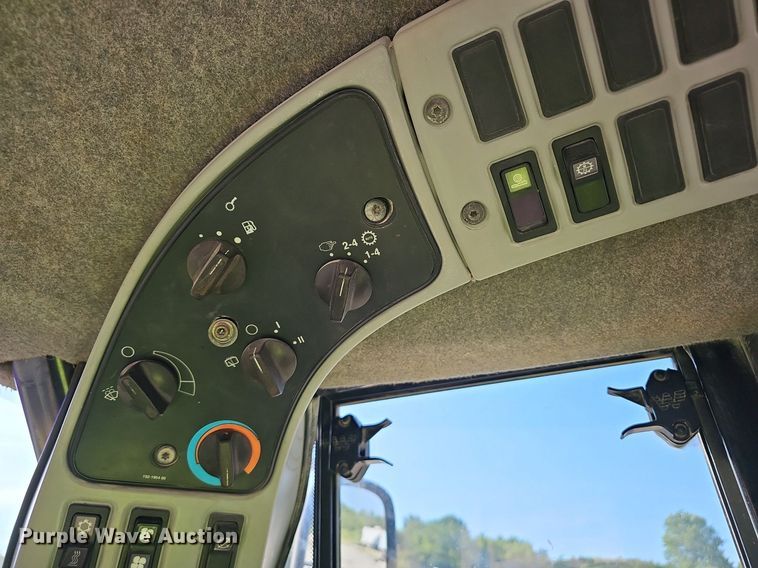 image for item NX9071 2004 Caterpillar 966G wheel loader