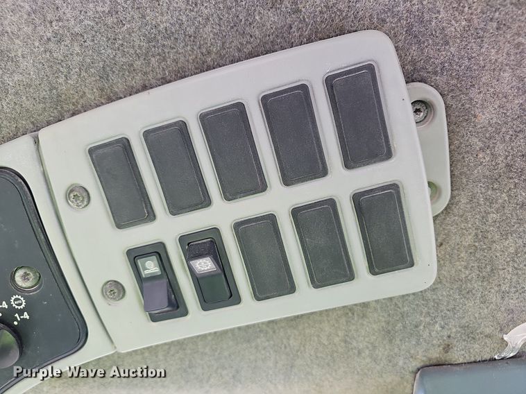 image for item NX9071 2004 Caterpillar 966G wheel loader