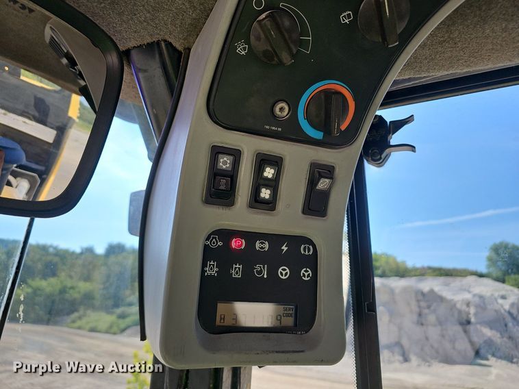 image for item NX9071 2004 Caterpillar 966G wheel loader