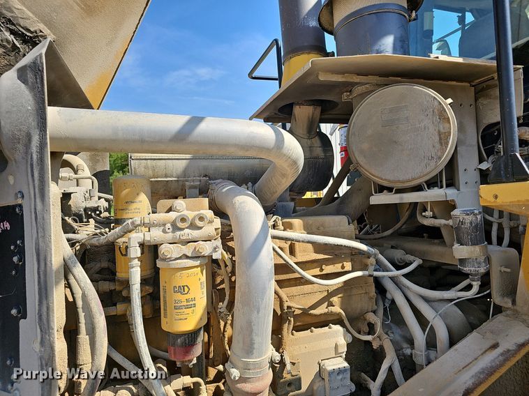 image for item NX9071 2004 Caterpillar 966G wheel loader