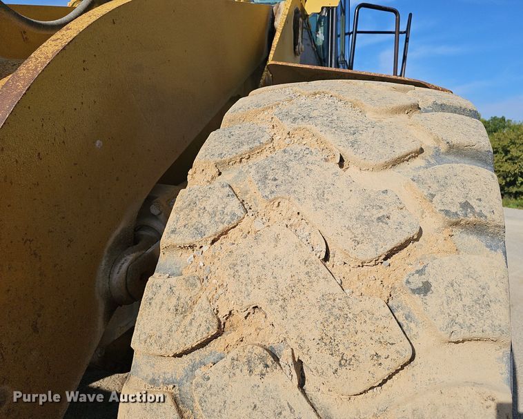 image for item NX9071 2004 Caterpillar 966G wheel loader