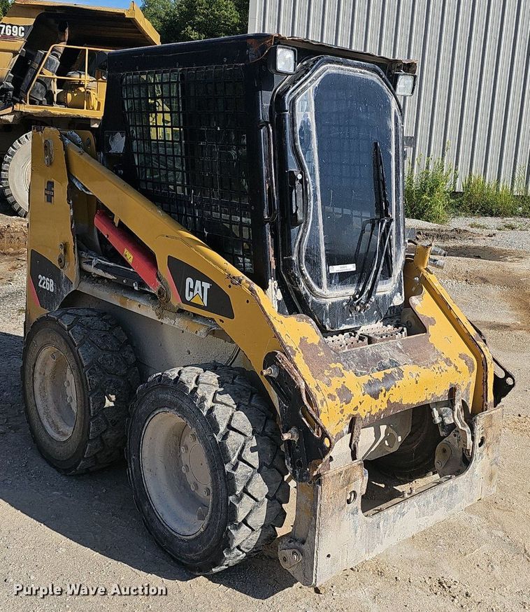 image for item NX9072 2011 Caterpillar 226B skid steer loader