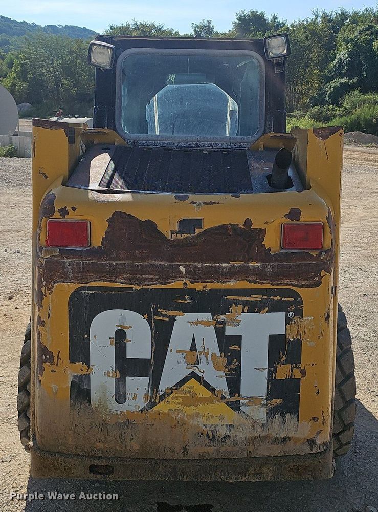 image for item NX9072 2011 Caterpillar 226B skid steer loader