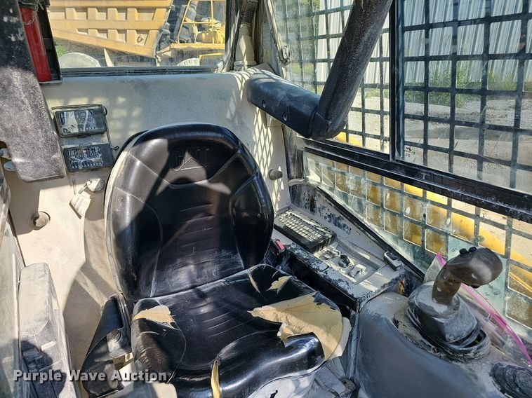 image for item NX9072 2011 Caterpillar 226B skid steer loader