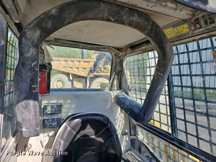 image for item NX9072 2011 Caterpillar 226B skid steer loader