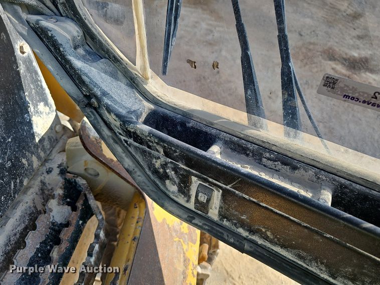 image for item NX9072 2011 Caterpillar 226B skid steer loader