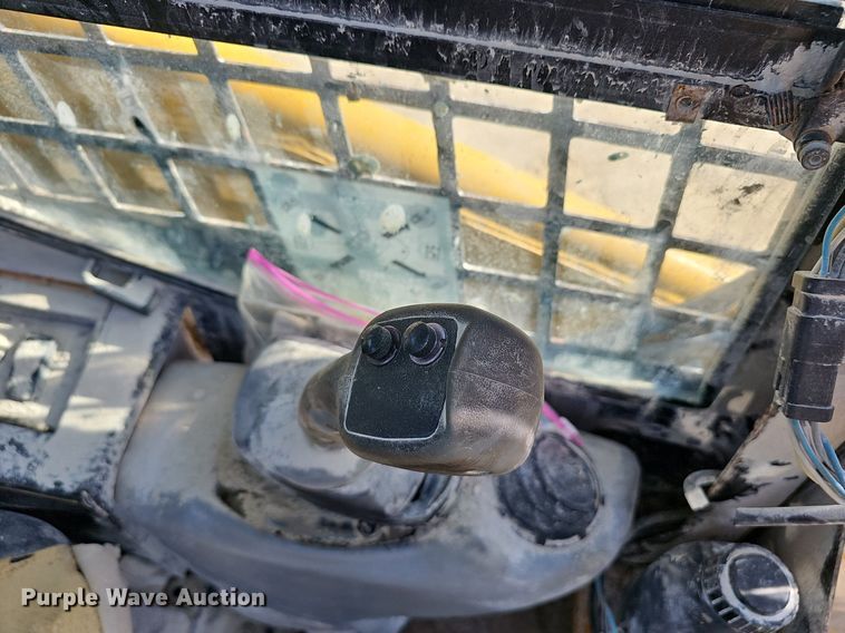 image for item NX9072 2011 Caterpillar 226B skid steer loader