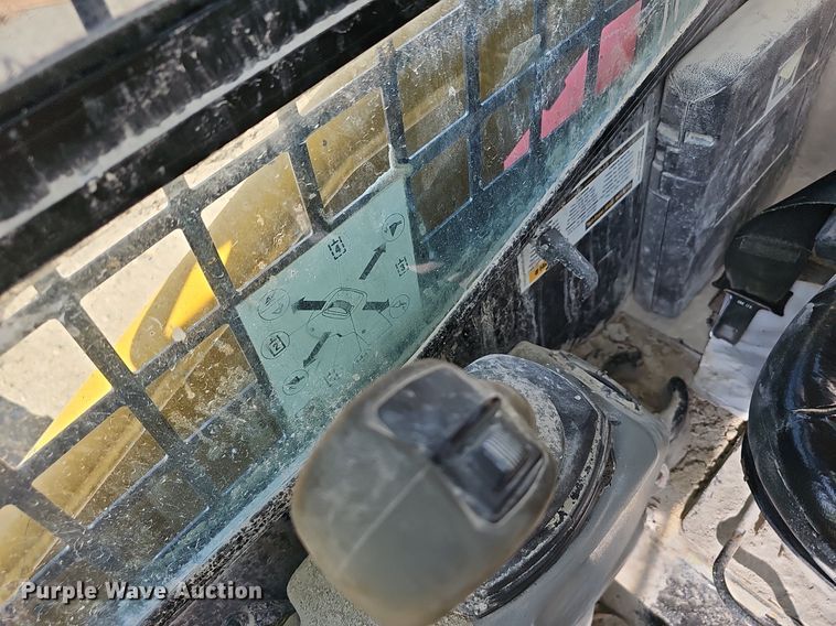 image for item NX9072 2011 Caterpillar 226B skid steer loader