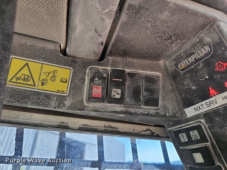 image for item NX9072 2011 Caterpillar 226B skid steer loader