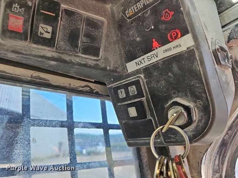 image for item NX9072 2011 Caterpillar 226B skid steer loader