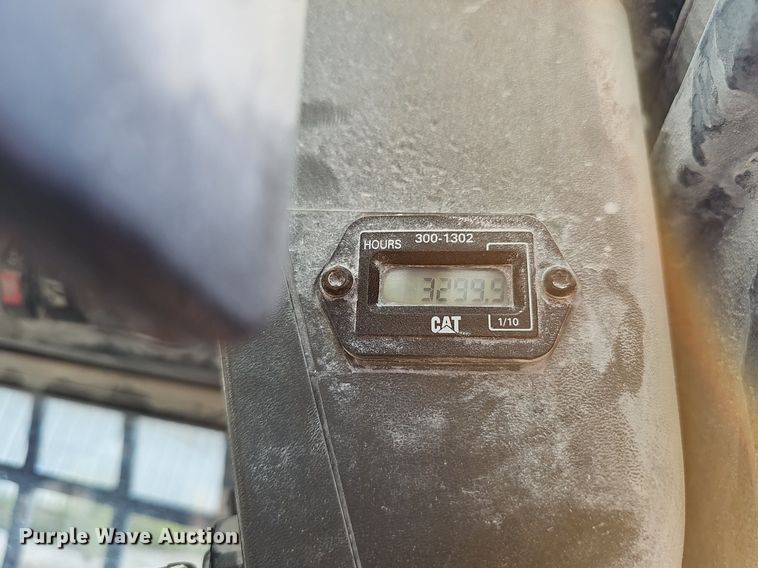 image for item NX9072 2011 Caterpillar 226B skid steer loader