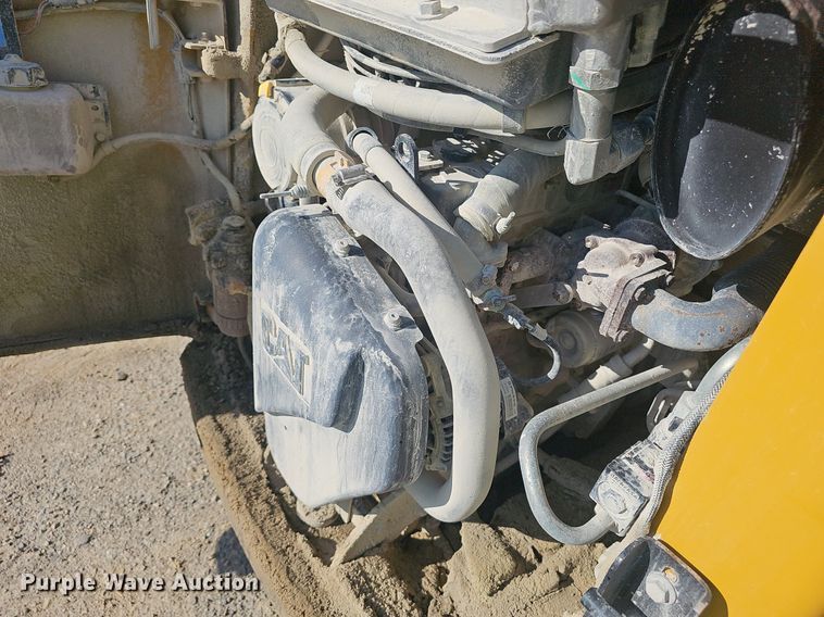 image for item NX9072 2011 Caterpillar 226B skid steer loader