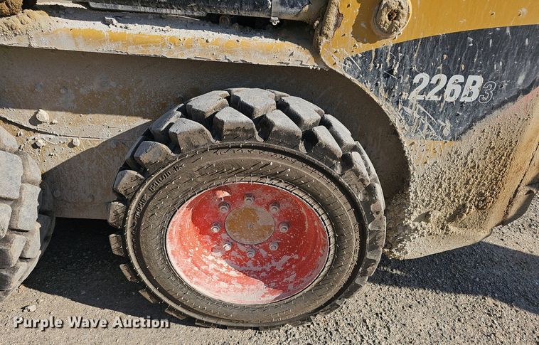 image for item NX9072 2011 Caterpillar 226B skid steer loader