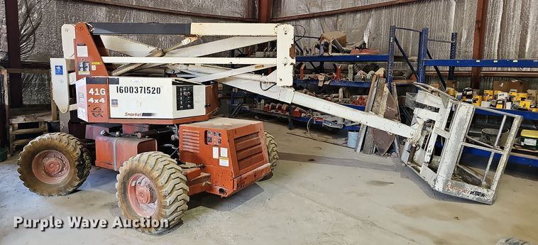 image for item NX9073 1999 Snorkel UN0-41F0 boom lift