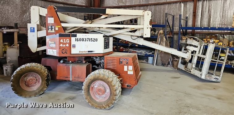 image for item NX9073 1999 Snorkel UN0-41F0 boom lift