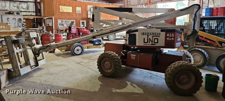 image for item NX9073 1999 Snorkel UN0-41F0 boom lift