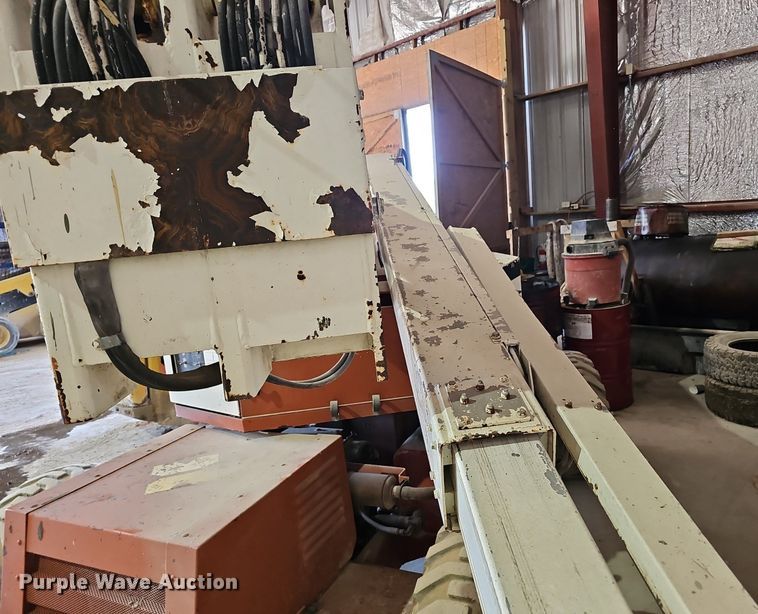 image for item NX9073 1999 Snorkel UN0-41F0 boom lift