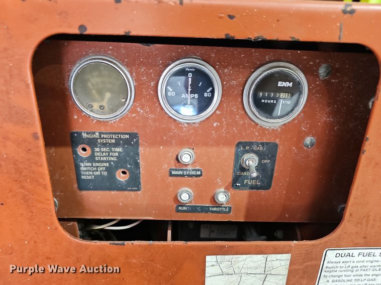 image for item NX9073 1999 Snorkel UN0-41F0 boom lift