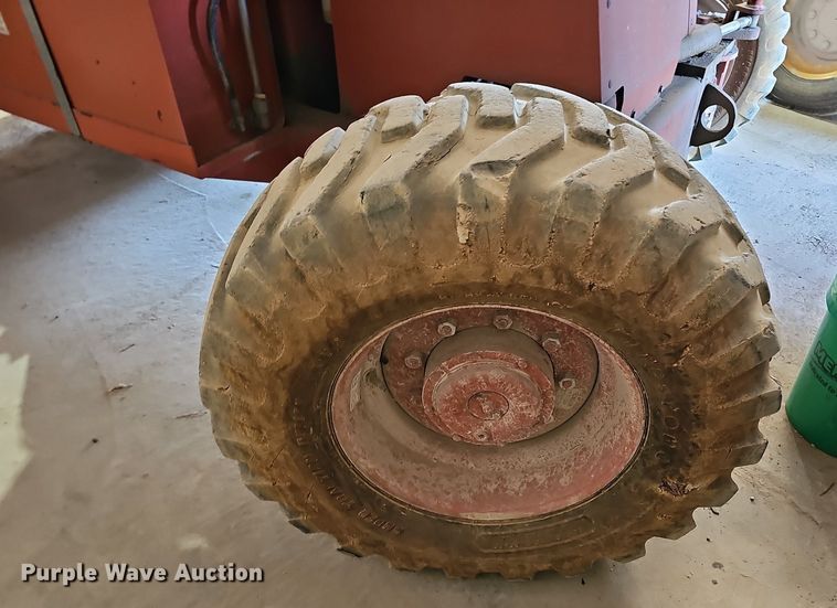 image for item NX9073 1999 Snorkel UN0-41F0 boom lift