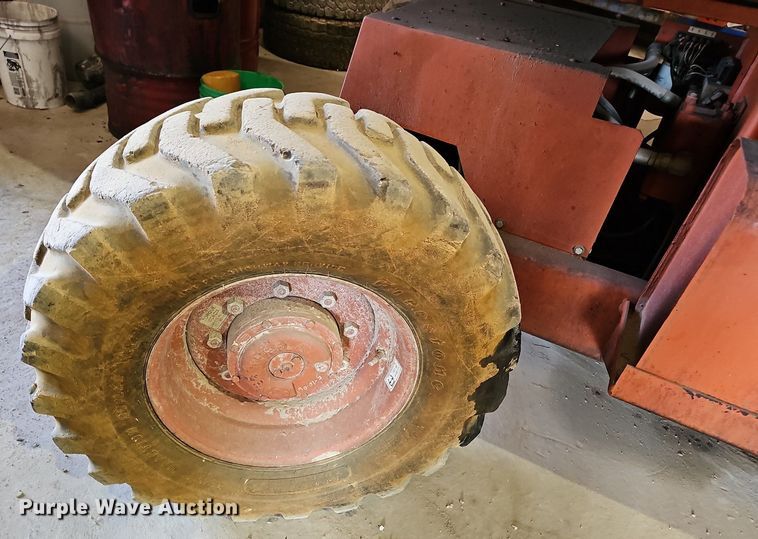 image for item NX9073 1999 Snorkel UN0-41F0 boom lift