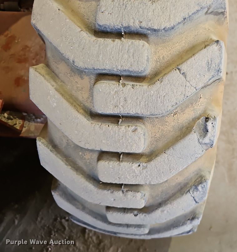 image for item NX9073 1999 Snorkel UN0-41F0 boom lift