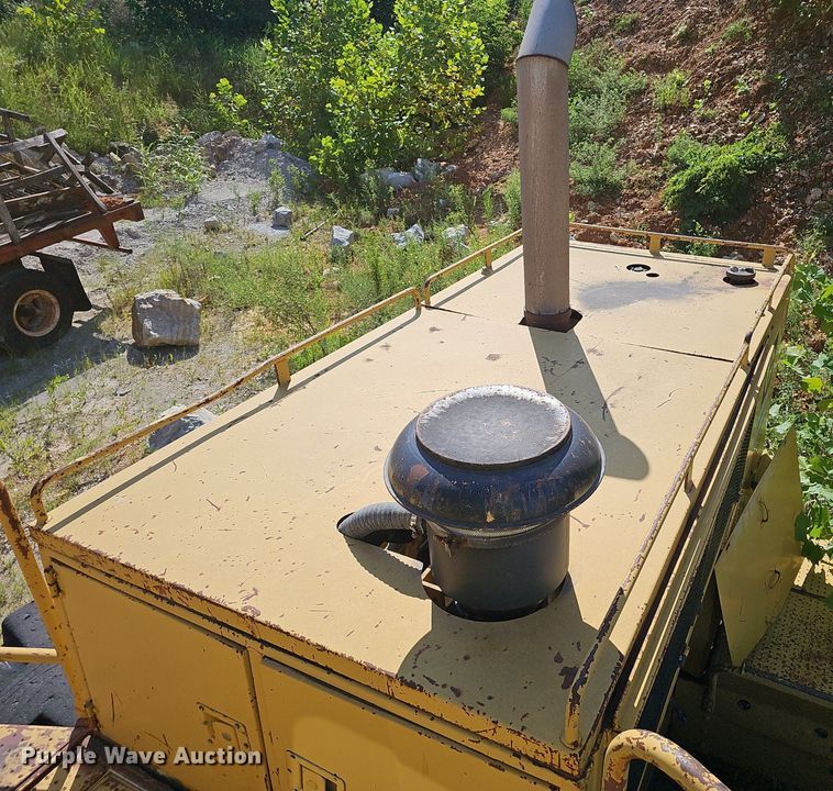 image for item NX9075 1983 Caterpillar 988B wheel loader