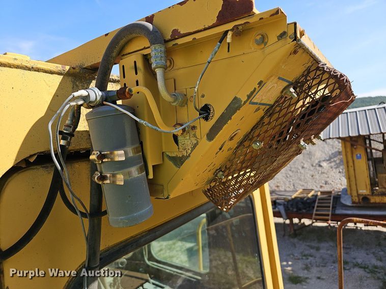 image for item NX9075 1983 Caterpillar 988B wheel loader