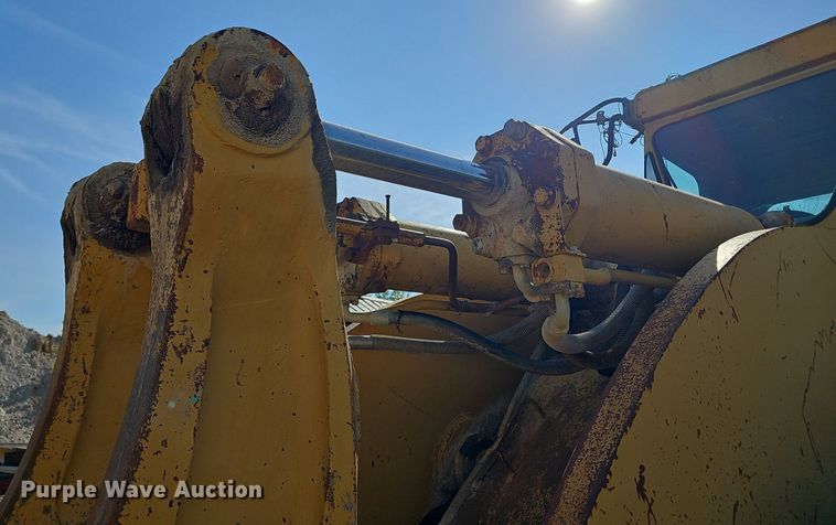 image for item NX9075 1983 Caterpillar 988B wheel loader