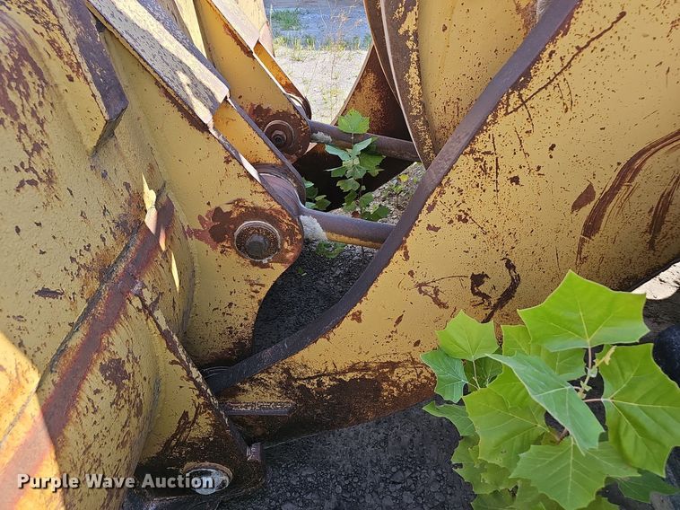 image for item NX9075 1983 Caterpillar 988B wheel loader