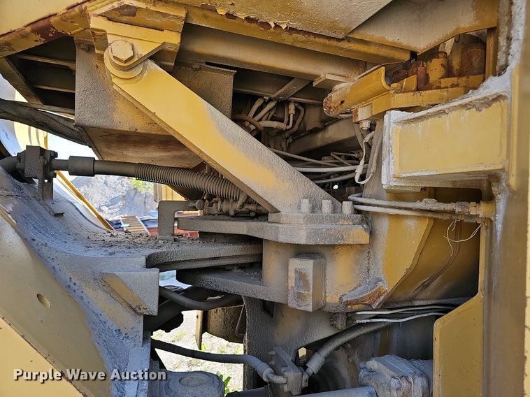 image for item NX9075 1983 Caterpillar 988B wheel loader