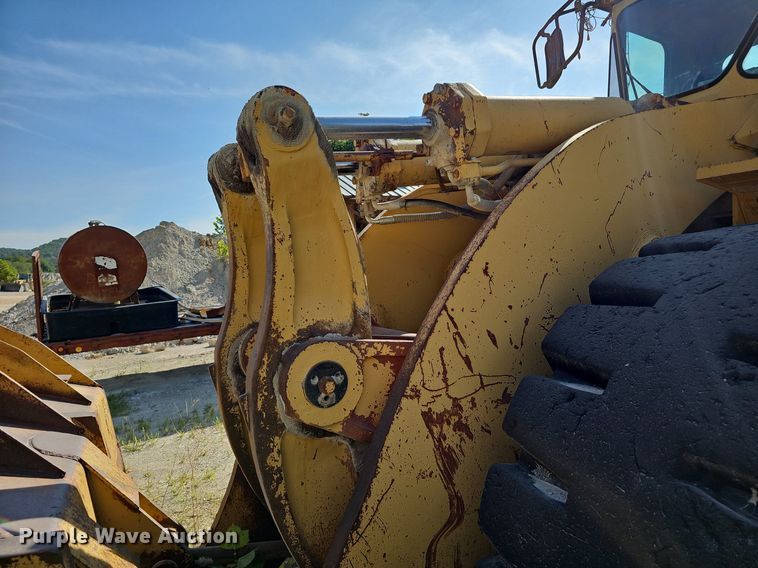image for item NX9075 1983 Caterpillar 988B wheel loader