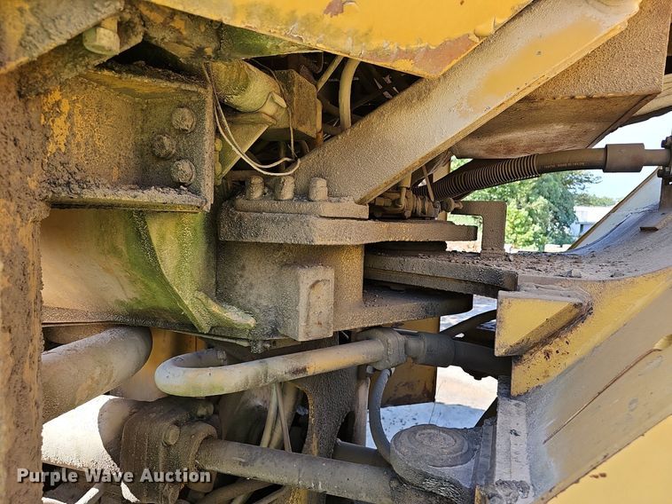 image for item NX9075 1983 Caterpillar 988B wheel loader