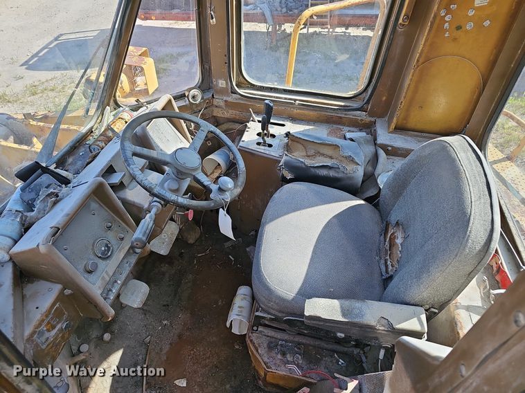 image for item NX9075 1983 Caterpillar 988B wheel loader