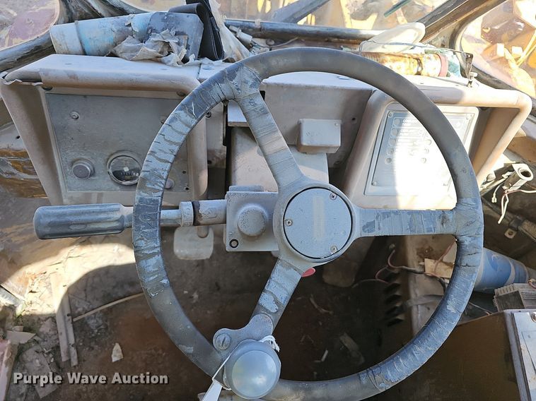 image for item NX9075 1983 Caterpillar 988B wheel loader