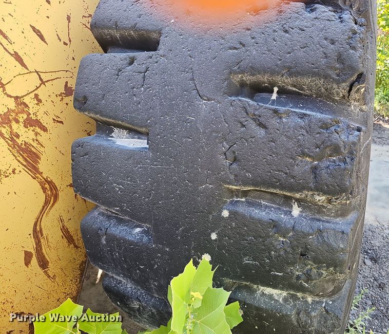 image for item NX9075 1983 Caterpillar 988B wheel loader