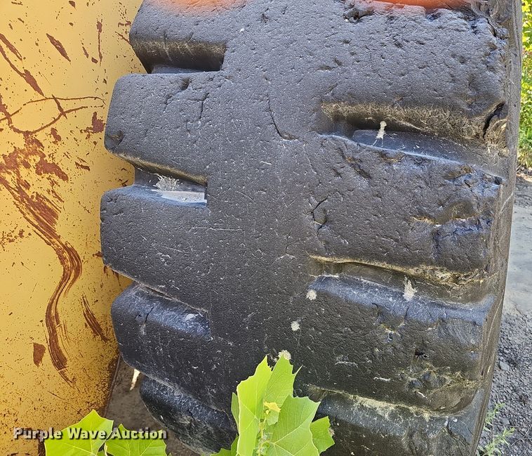 image for item NX9075 1983 Caterpillar 988B wheel loader