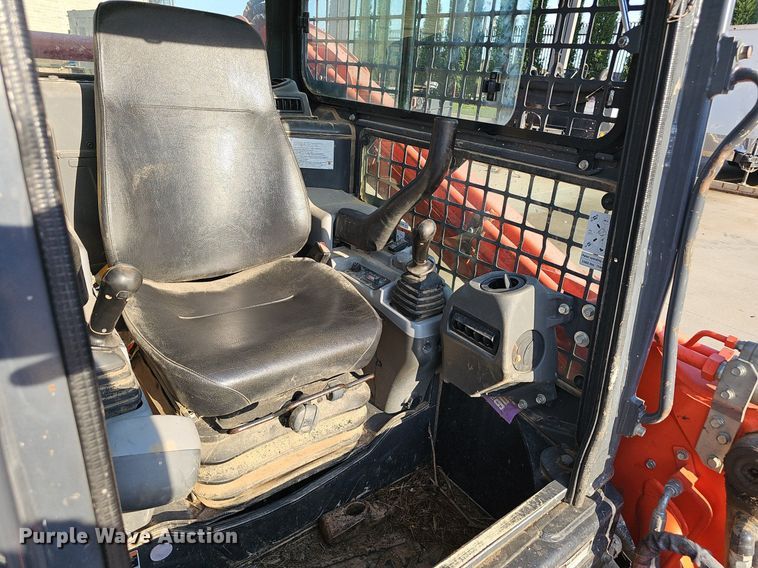 image for item NX9126 2015 Kubota  SVL 75-2 tracked skid steer loader