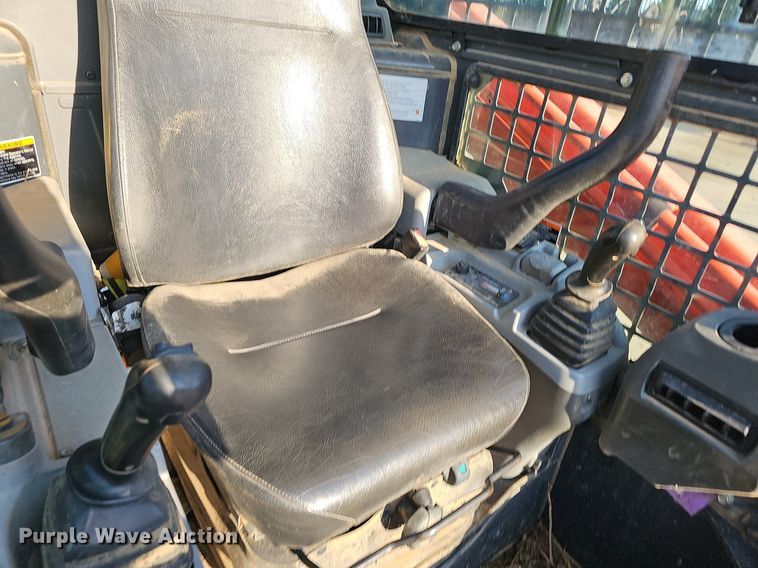 image for item NX9126 2015 Kubota  SVL 75-2 tracked skid steer loader