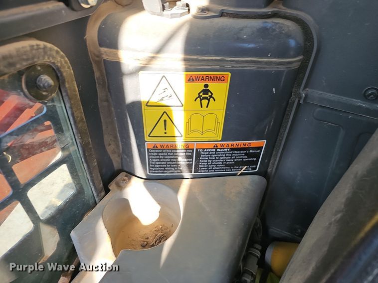 image for item NX9126 2015 Kubota  SVL 75-2 tracked skid steer loader