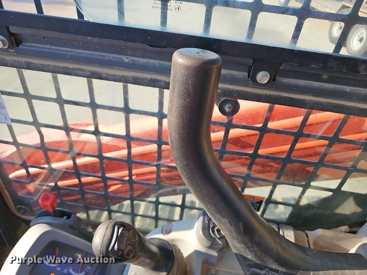 image for item NX9126 2015 Kubota  SVL 75-2 tracked skid steer loader