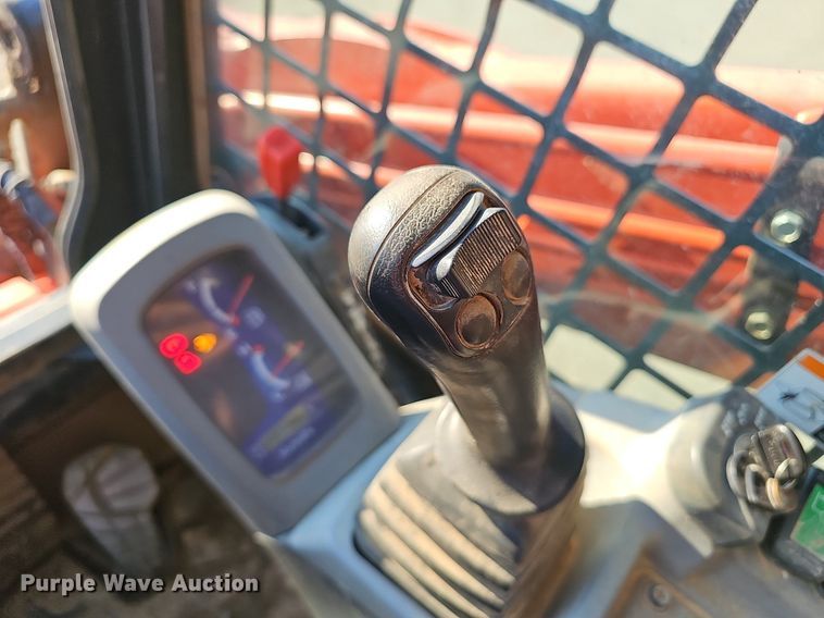 image for item NX9126 2015 Kubota  SVL 75-2 tracked skid steer loader