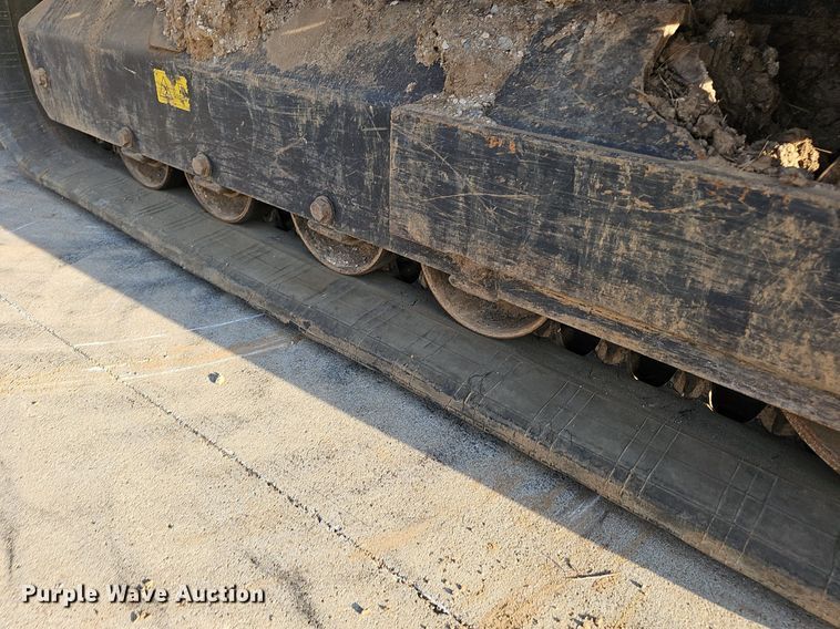 image for item NX9126 2015 Kubota  SVL 75-2 tracked skid steer loader