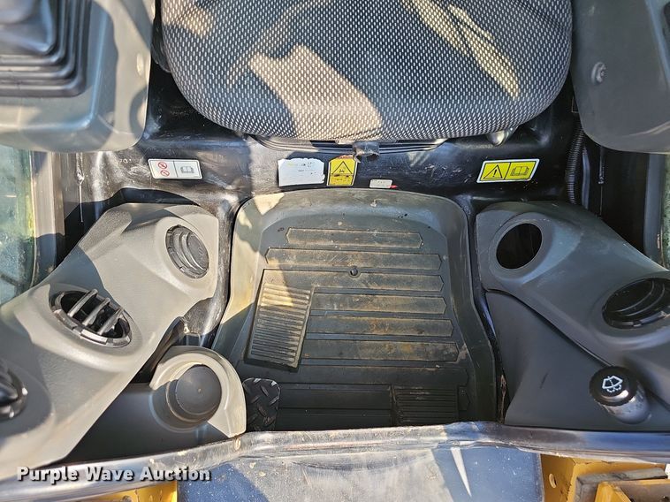 image for item NX9143 2020 Caterpillar  299D3XE tracked skid steer loader